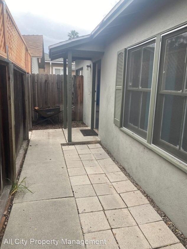 Primary Photo - 2 br, 1 bath House - 3707 1/2 Cerritos Ave