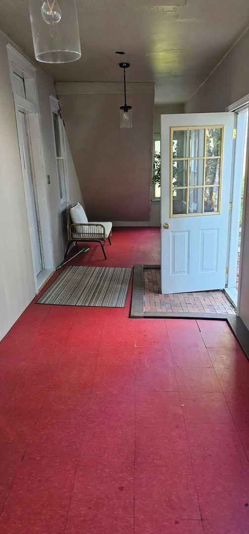 Building Photo - 882 Locust Dr