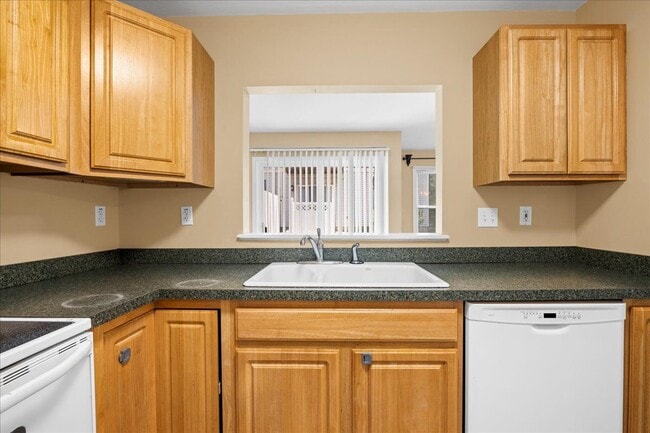 Building Photo - 116 Weatherstone Dr