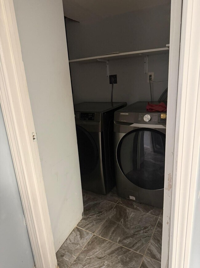 Foto del edificio - 72 Trenton St