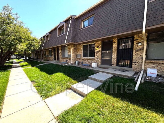 Building Photo - 1729 Quail St