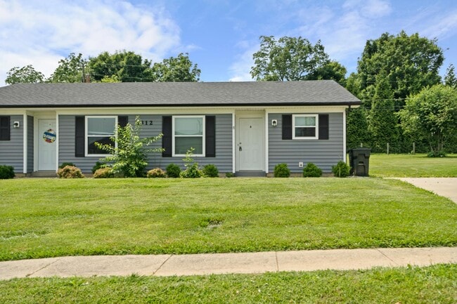 Foto del edificio - 1309 Farmingdale Dr