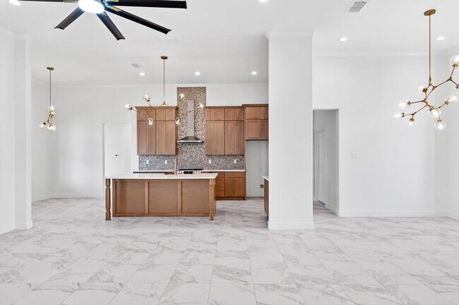 Foto del edificio - 206 E Persimmon Dr