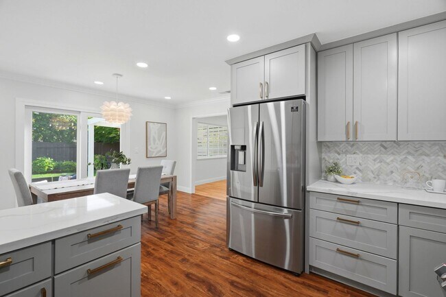 Foto del edificio - Beautifully Updated 3BR Campbell Home with Spacious Backyard