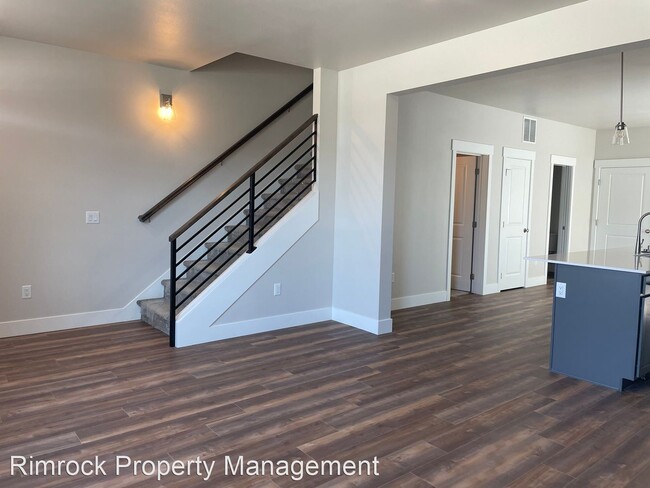 Building Photo - 3 br, 3.5 bath House - 1801 Saint George St