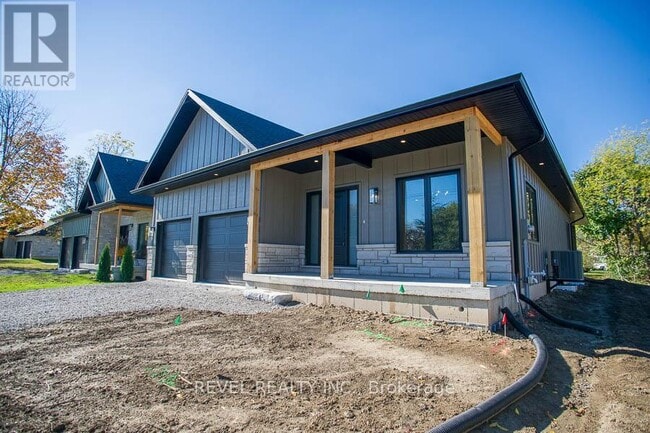 Building Photo - 7 Scott Dr