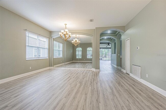 Photo - 1550 Maximilian Dr House