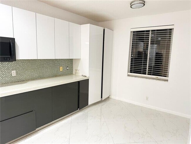 Foto del edificio - 499 Conservation Drive, Weston, FL 33327 -...