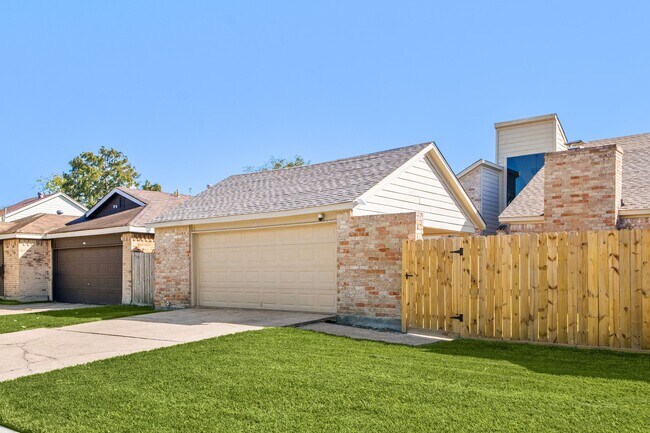 Foto del edificio - 12805 Westpark Dr