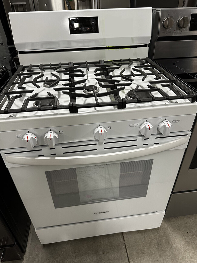 Building Photo - 217 S Mills St