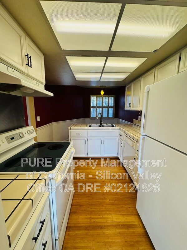 Foto del edificio - 2741 Hampton Ln