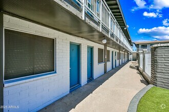 Building Photo - 3025 N 32nd St