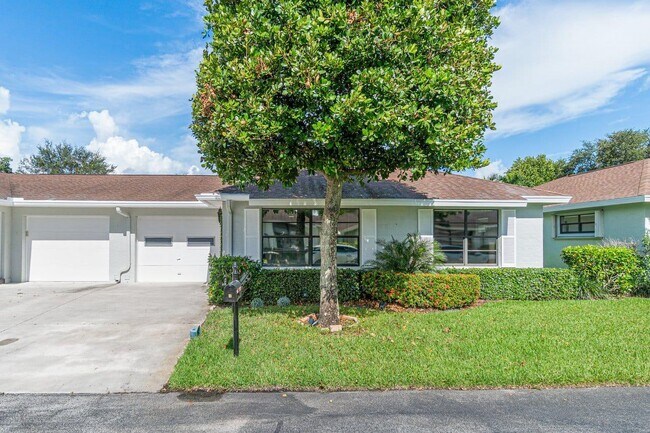 Foto del edificio - 9825 Walnut Tree Way