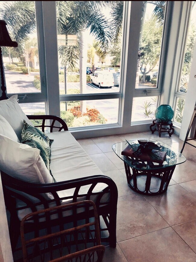 Foto del edificio - 32 Colonial Club Dr