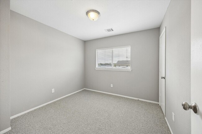 Foto del edificio - 1609 Nichole Woods Dr