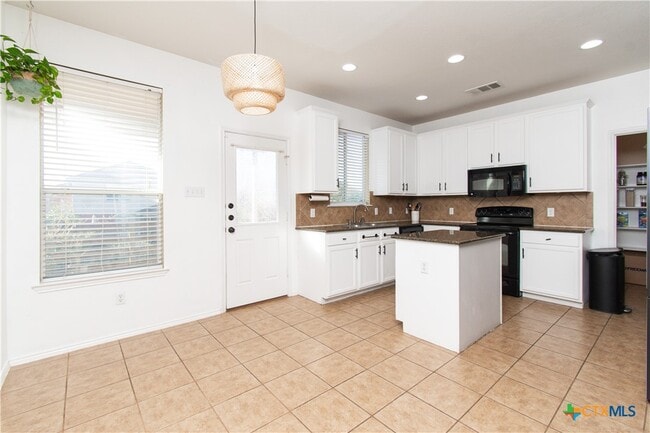 Foto del edificio - 2608 Moose Hide Dr