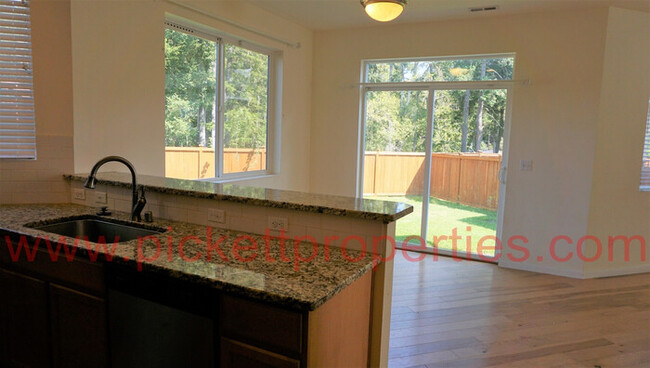 Foto del edificio - 3 Bedroom home near McCormick Meadows