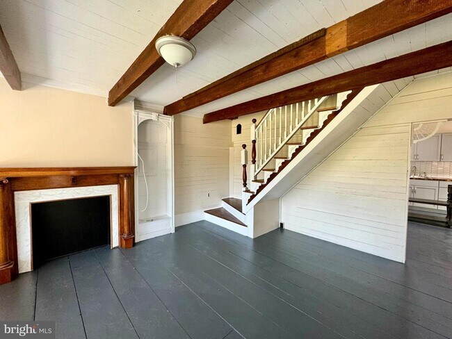 Building Photo - 25 Main St