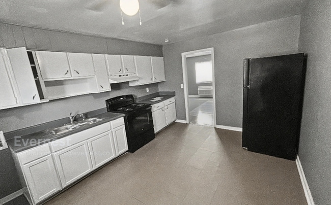 Building Photo - 2421 29th Street Ensley