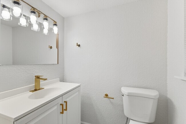 Foto del edificio - 8524 Dandy Ave