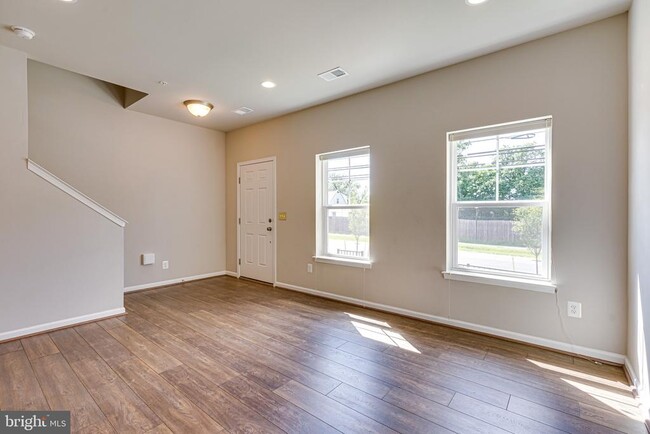 Building Photo - 14263 Travilah Rd