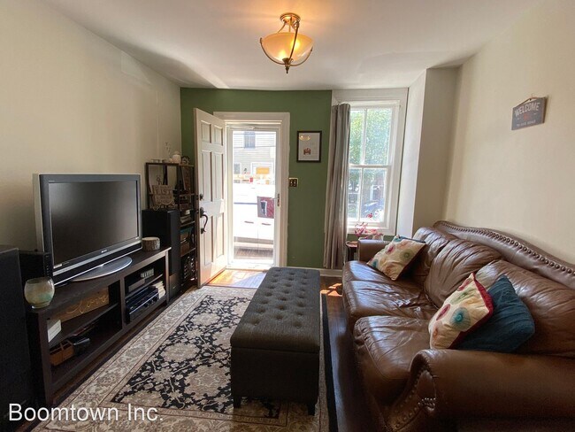 Building Photo - 2 br, 1.5 bath House - 119 Water Street