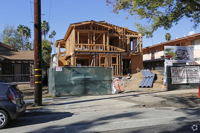 Building - 95 N Sierra Bonita Ave