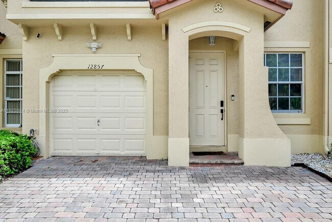Foto del edificio - 12857 SW 134th St