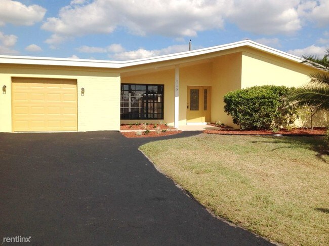Building Photo - 6745 Pansy Dr