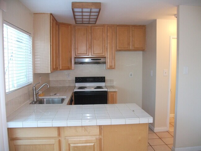 Building Photo - Remodeled South San Jose Townhouse