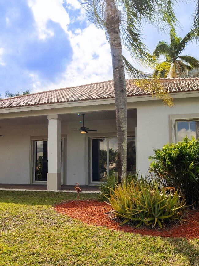 Foto del edificio - 2288 Quail Roost Dr