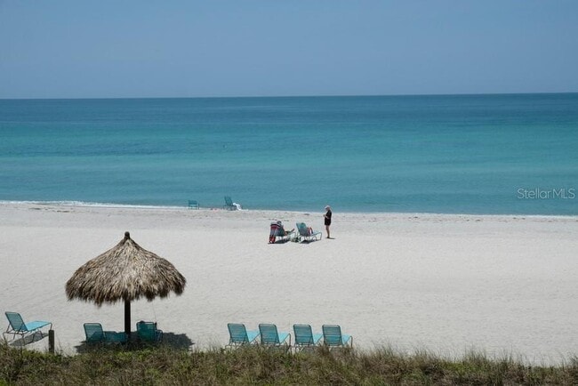 Building Photo - 2425 Gulf of Mexico Dr