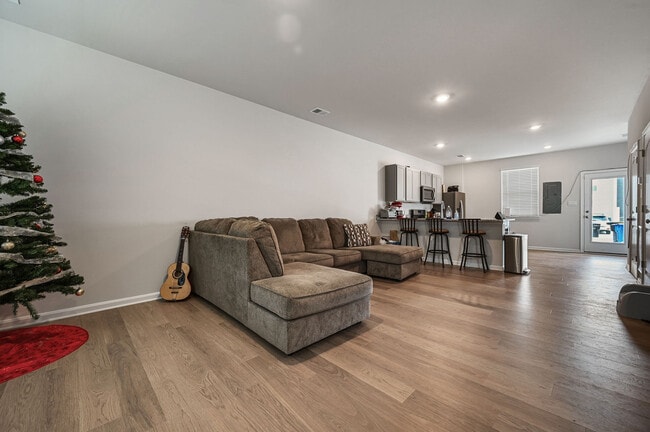 Foto del edificio - 113 Ridgley Blvd