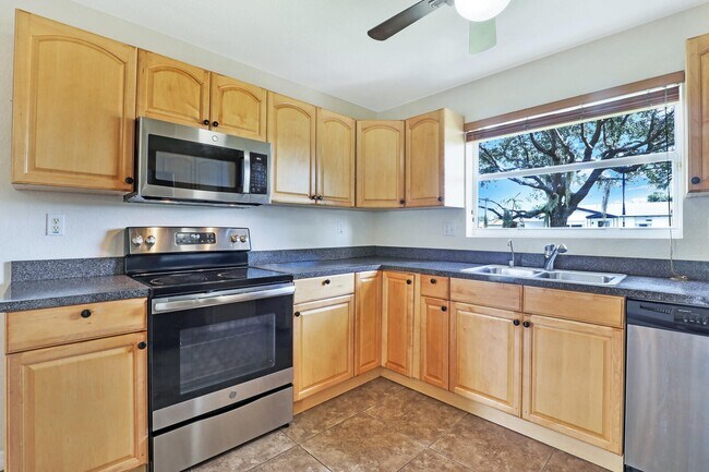 Foto del edificio - 1519 W 17th St