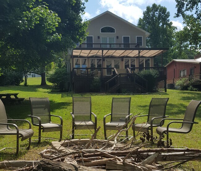 6913 Beach Dr, Radford, VA 24141 House Rental in Radford, VA