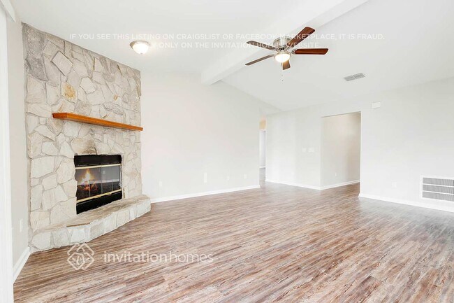 Foto del edificio - 7800 MacDougall Dr