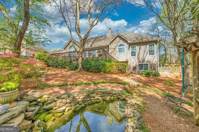 Building Photo - 2501 Peregrine Trail NW