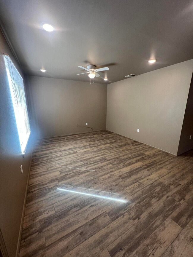 Foto del edificio - 1505 E 6th St