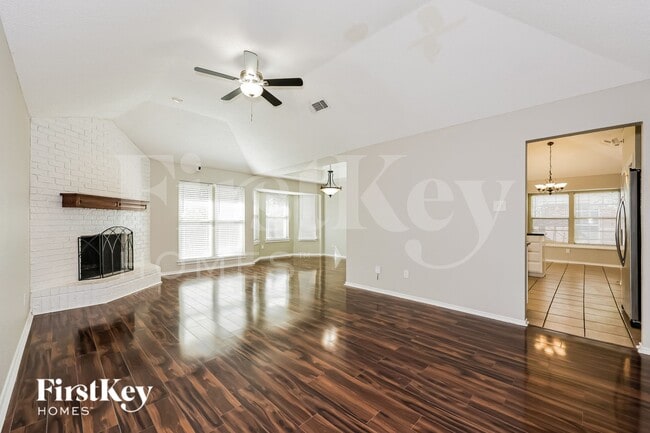 Foto del edificio - 1417 Highland Dr