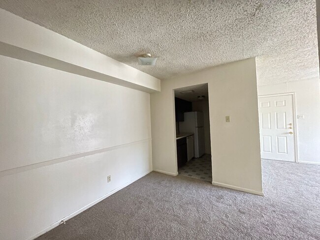 Foto del edificio - 4306 Lake Rd