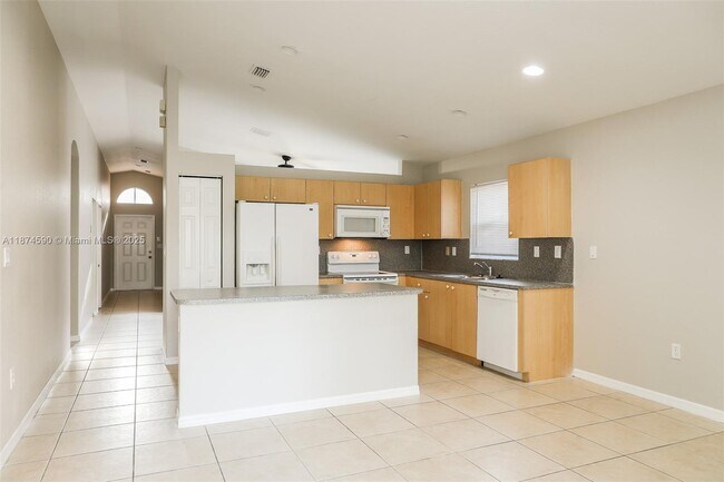 Building Photo - 1558 SE 20th Pl