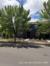 Building Photo - 2806 Marion St SE