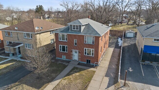 Foto del edificio - Furnished 1-Bedroom First-Floor Apartment Minutes from Highmark Stadium