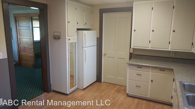 Building Photo - 1503 Townline Rd