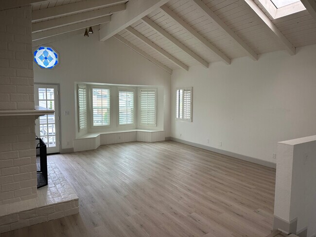 Foto del edificio - 1721 Haynes Ln