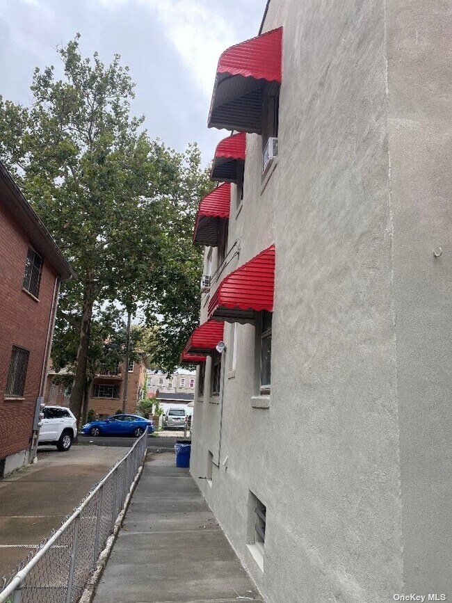 Building Photo - 23-39-39 96th St