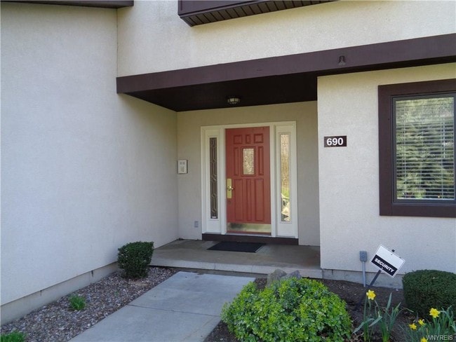 Building Photo - 690 Northridge Dr