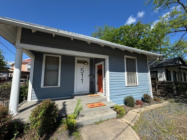 Building Photo - Fully Restored 2BR Classic Near Downtown Dignowity Hill