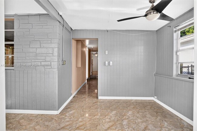 Building Photo - 6240 SW 22nd Ct