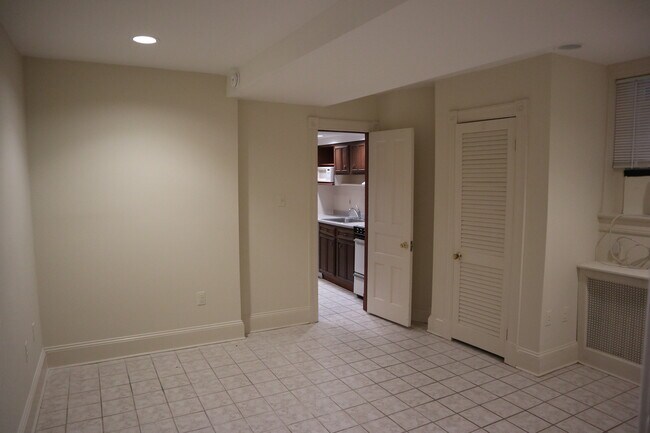 Foto del edificio - 649 E Capitol St SE